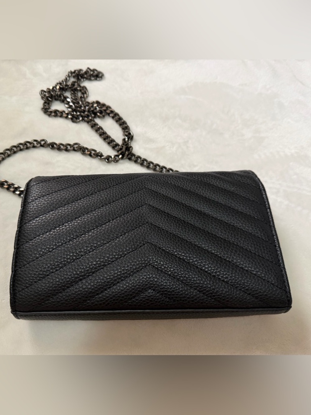 🔥LAST DROP HURRY🔥Saint Laurent Black Quilted Leather Crossbody w/ Gunmetal Chain - Picture 3 of 8